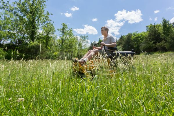 Cost of Tall Grass Mowing in Edmonds